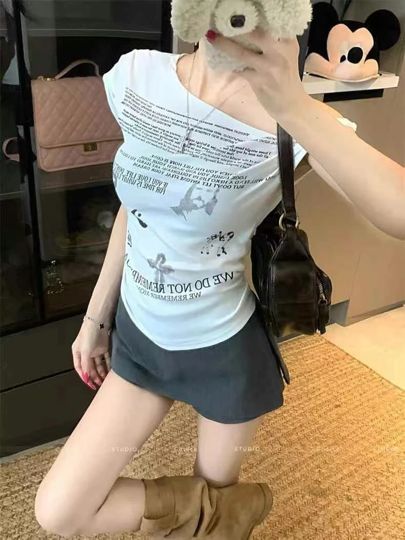 2025斜肩美式设计感复古修身收腰显瘦纯欲辣妹风上衣