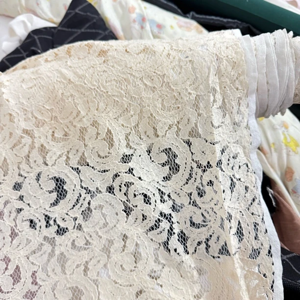 90  龙骨蕾丝面料5米价