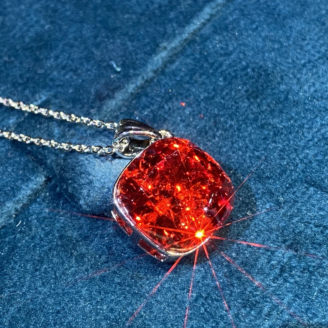 【南非库里南】NFKLN 高端奢华定制 火焰红菱形吊坠 200