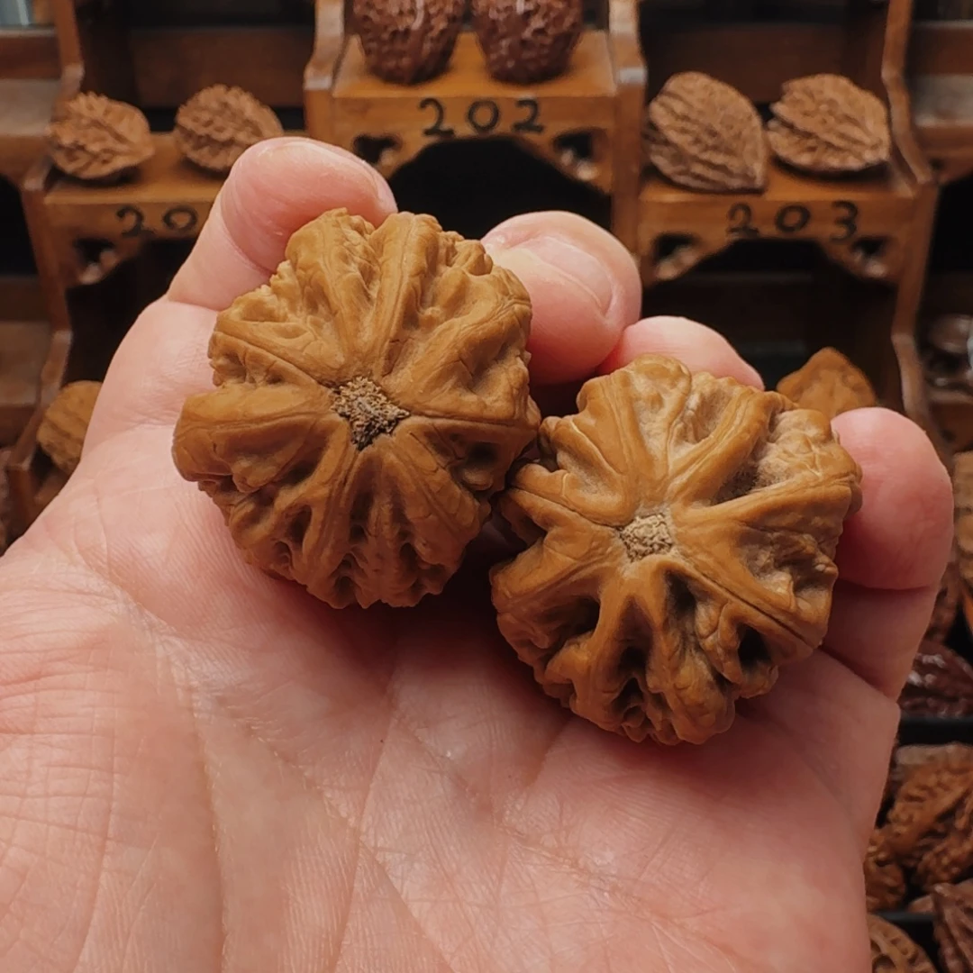 艺***～文玩核桃吊坠MHW精