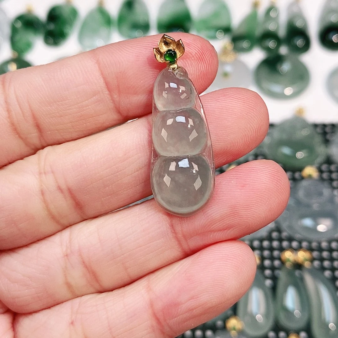 翡翠颈饰18K金镶嵌吊坠