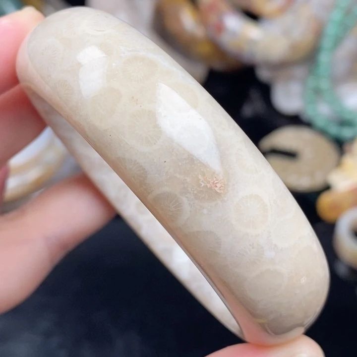 未镶嵌手镯（圆镯）硅化玉58,5