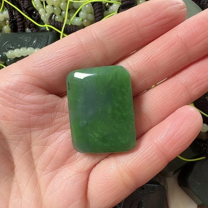 光***端和田玉未镶嵌颈饰