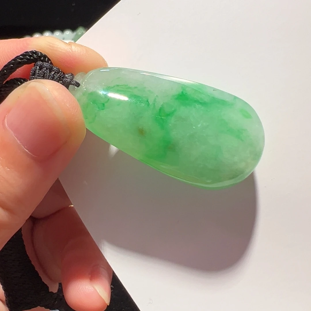 翡翠未镶嵌颈饰吊坠