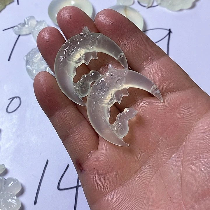 小***）蛇纹石玉未镶嵌颈饰