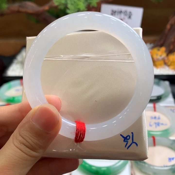 翡翠手镯未镶嵌18号