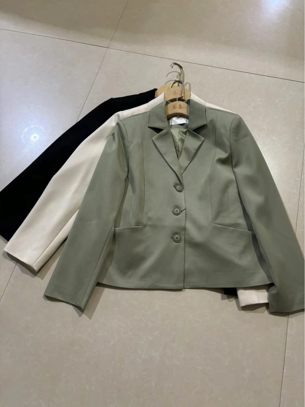 3620 三色翻领西服