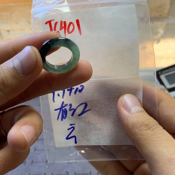 定制翡翠未镶嵌云戒圈