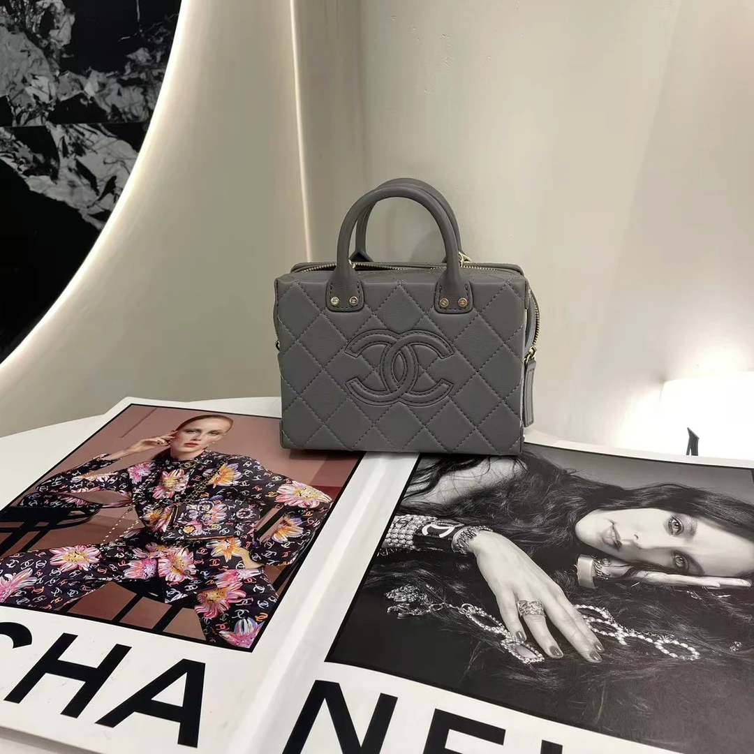 全新未使用 Chanel/香奈儿 22b灰色牛皮复古盒子相机包 斜挎包