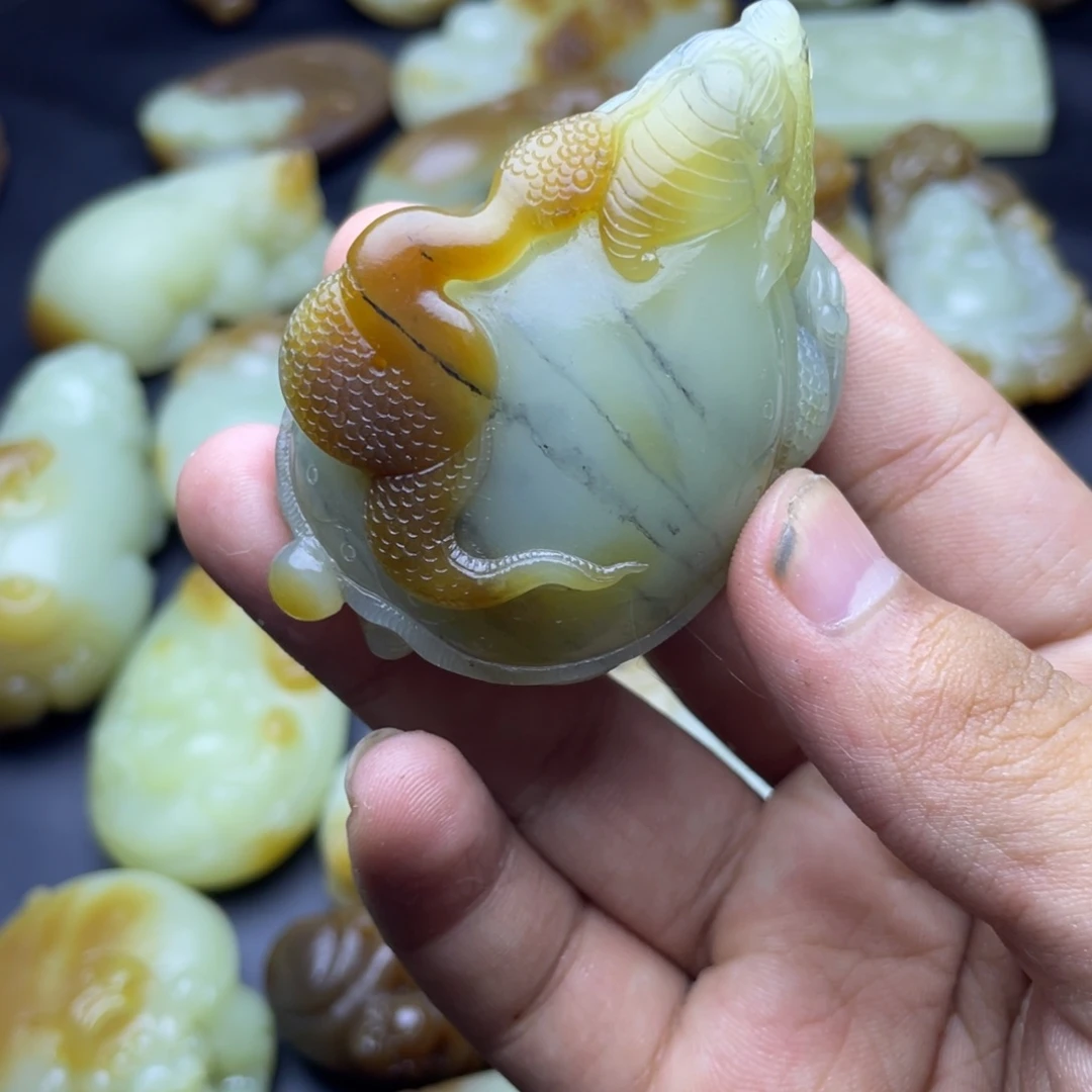 和田玉（糖玉）未镶嵌颈饰