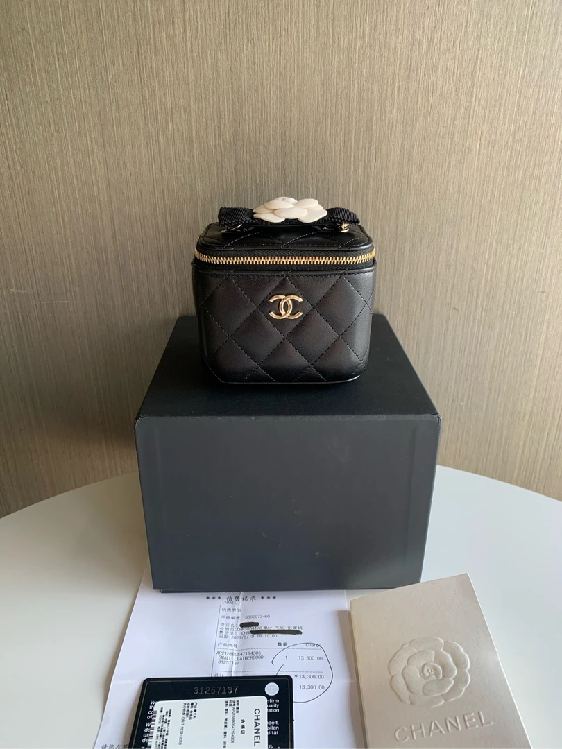 99新 Chanel/香奈儿 Chanel/香奈儿黑金羊皮化妆盒单肩斜挎包