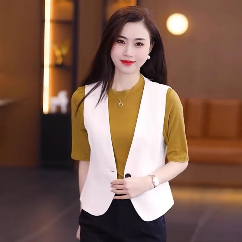 西服女马甲春秋新款韩版外搭V领短款时尚百搭显瘦马甲女款外穿
