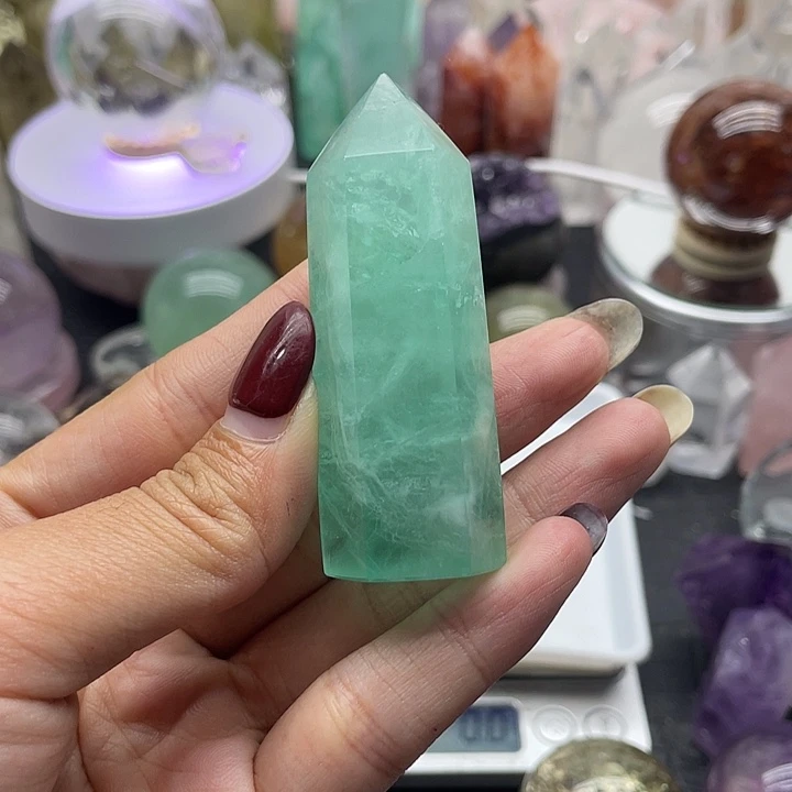 *****未镶嵌珠宝半成品水晶53绿莹石柱