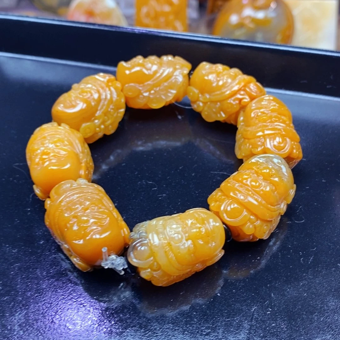 未镶嵌石英质玉（黄龙玉）颈饰