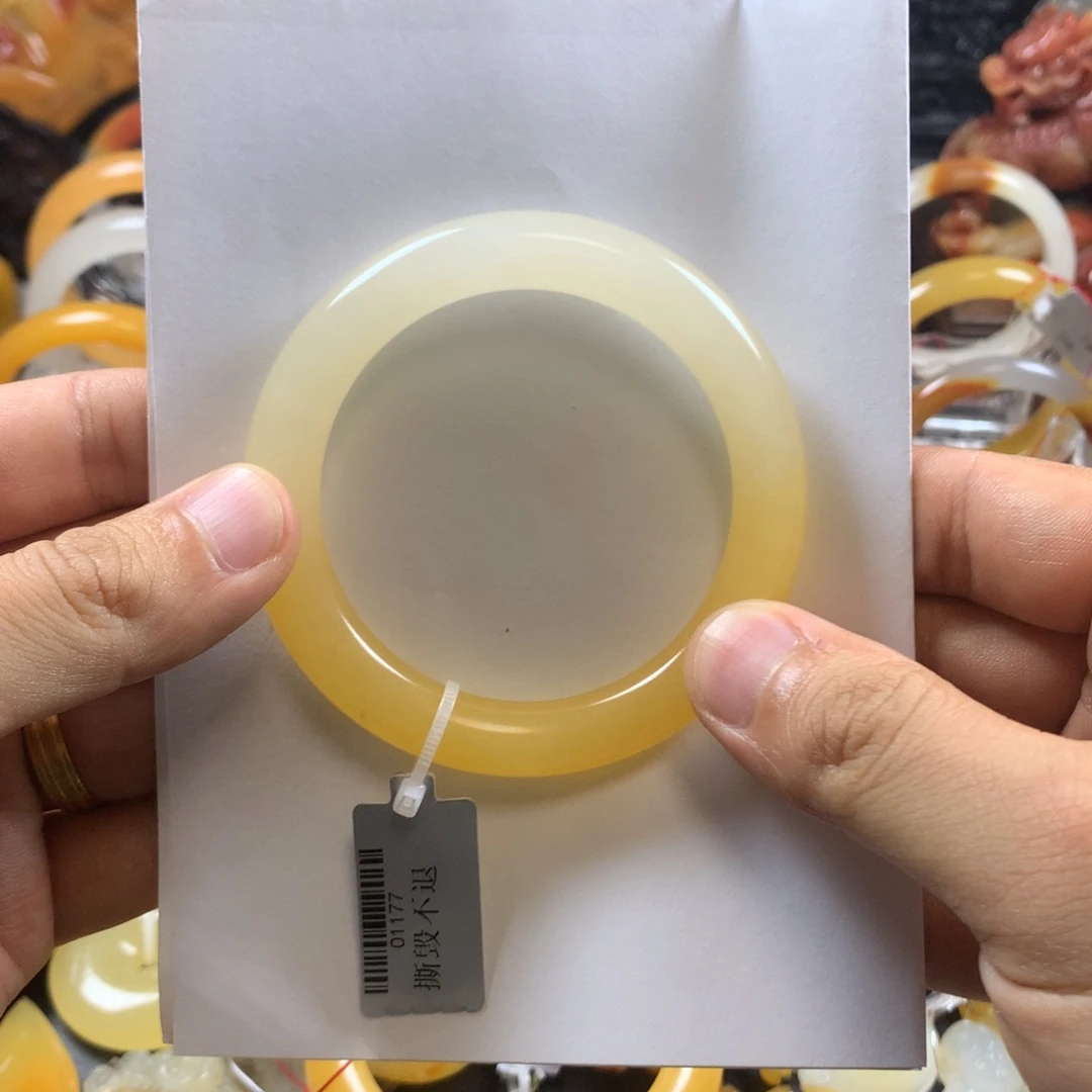 石英质玉（黄龙玉）未镶嵌手镯菩*