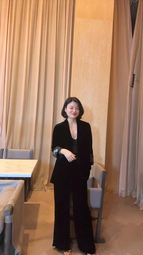 TANTAN  真丝丝绒 气质百搭袖口印花西装  XD 2340