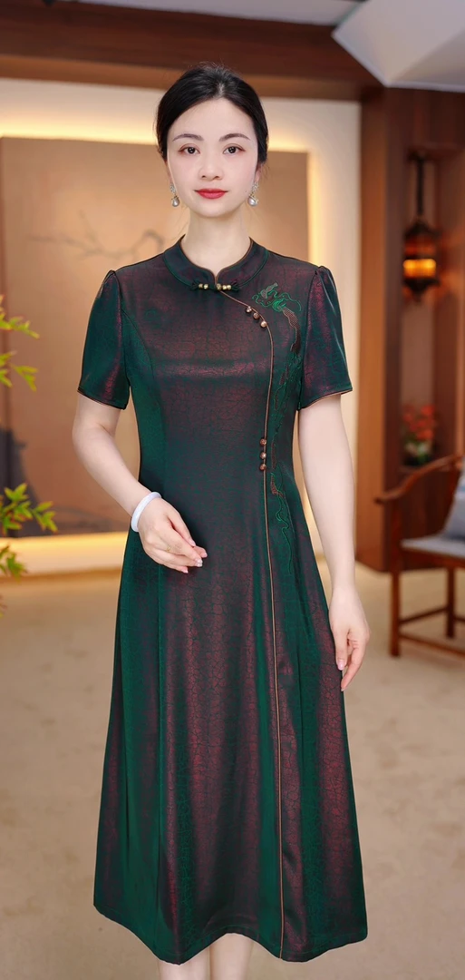 2025夏季新款大码遮肉显瘦改良旗袍中老年短袖妈妈装连衣裙