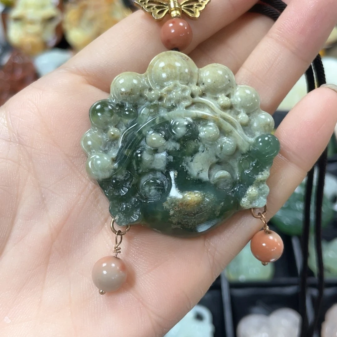 蛇纹石玉颈饰未镶嵌