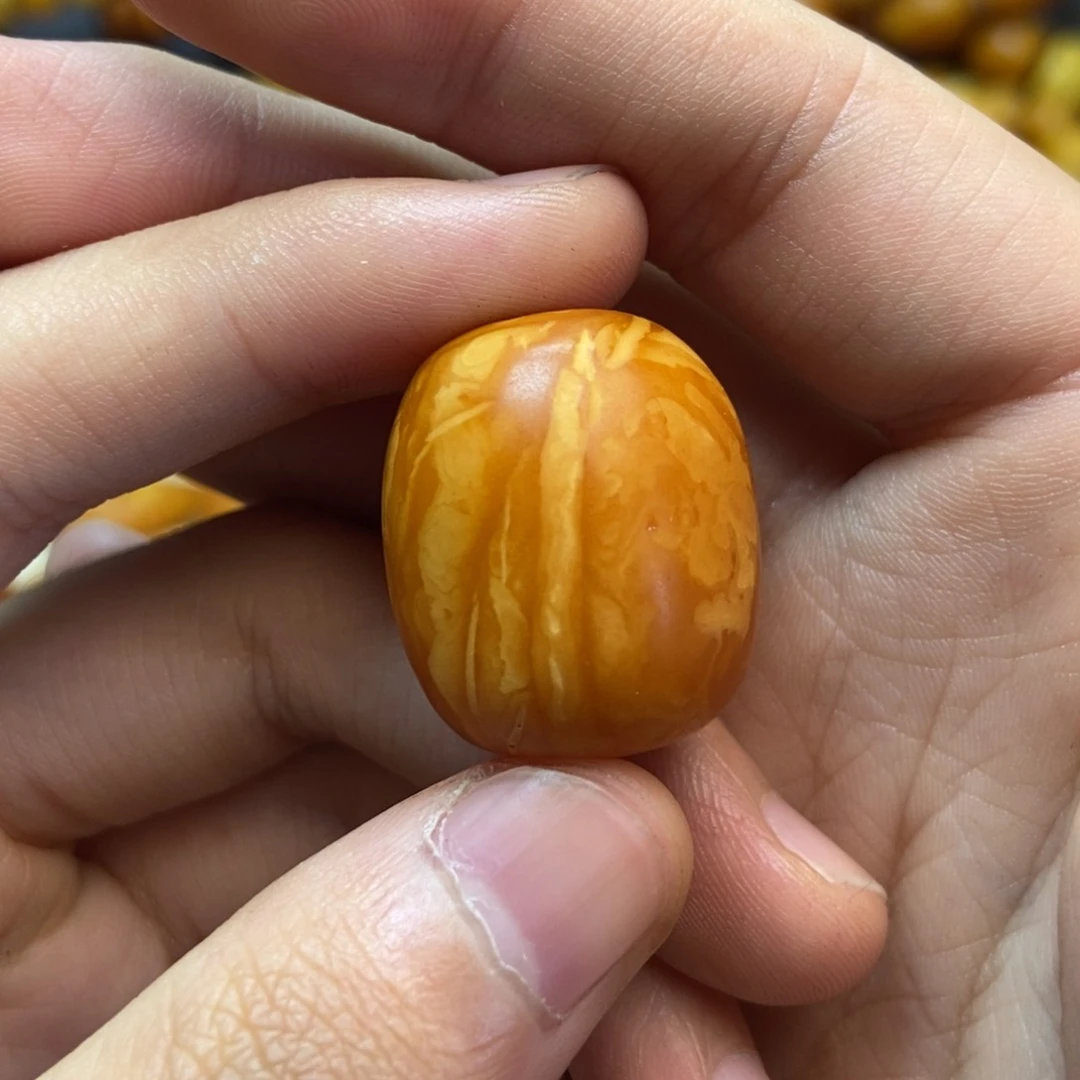 蜜蜡未镶嵌珠宝奇石