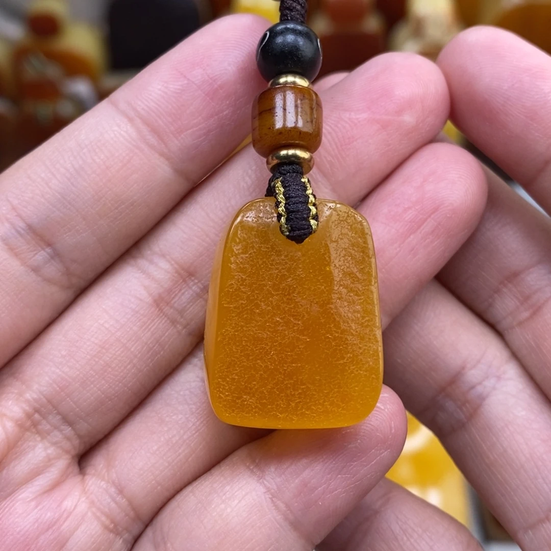 蜜蜡未镶嵌珠宝奇石