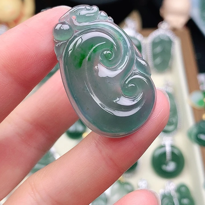 颈饰未镶嵌翡翠吊坠