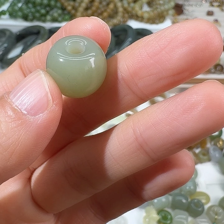 和田玉未镶嵌颈饰12.715.8