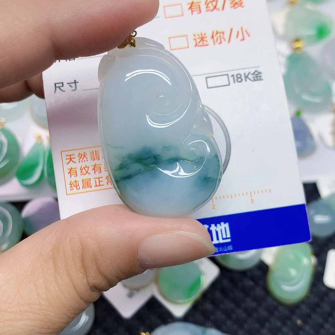 翡翠18K金镶嵌颈饰如意