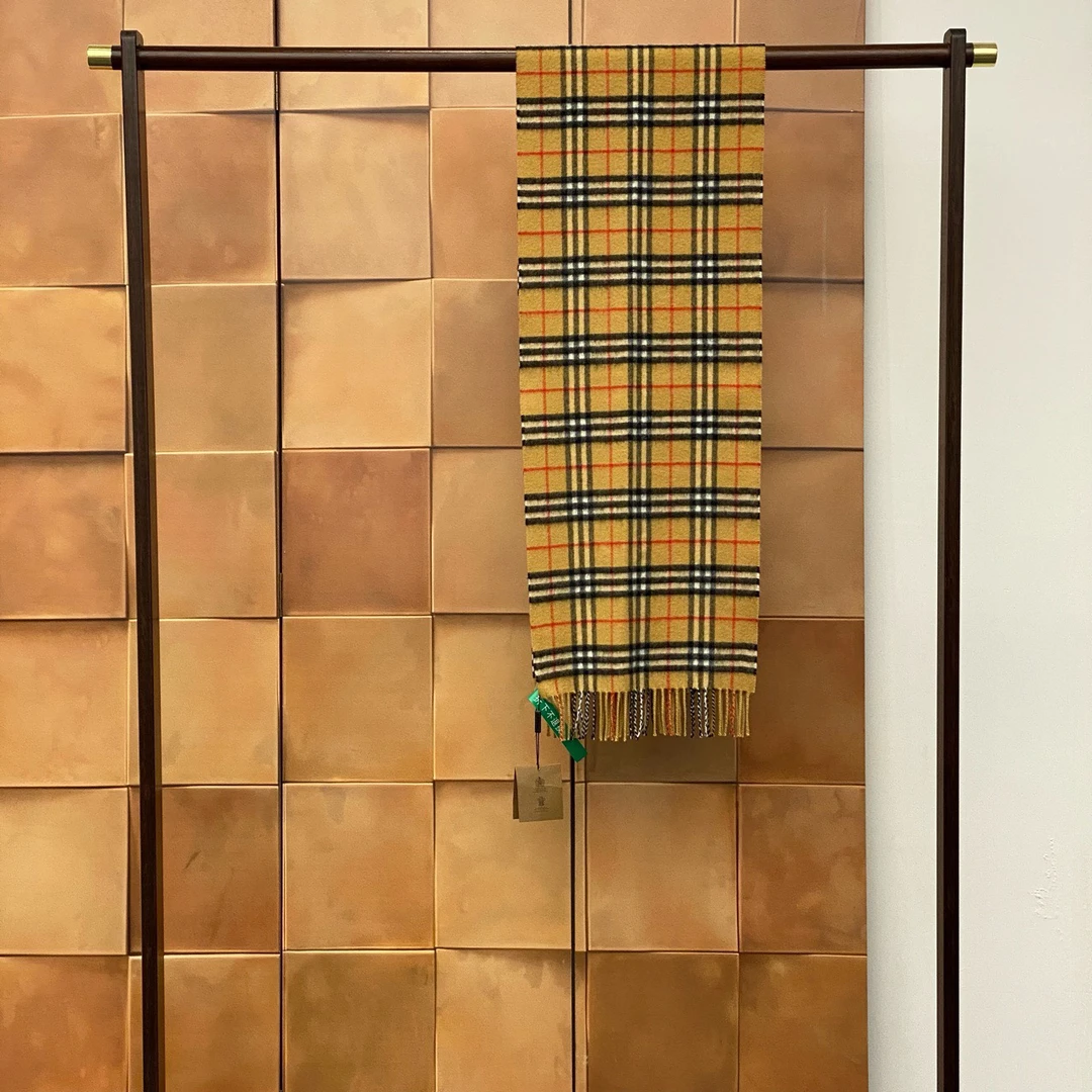 全新未使用 BURBERRY/博柏利 羊绒流苏围巾/尺码168×30cm/27760