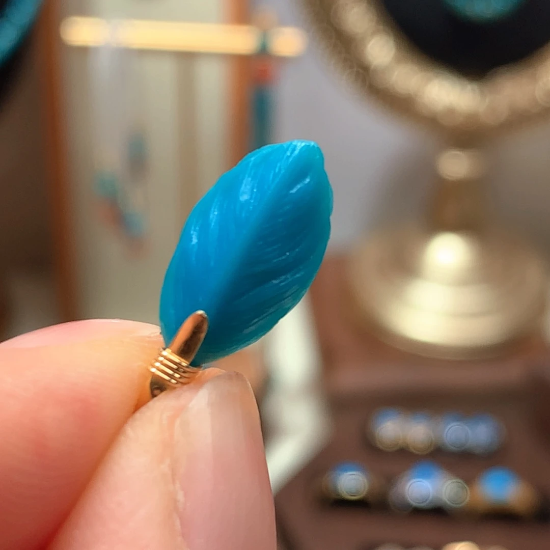 18K金镶嵌绿松石珠宝奇石