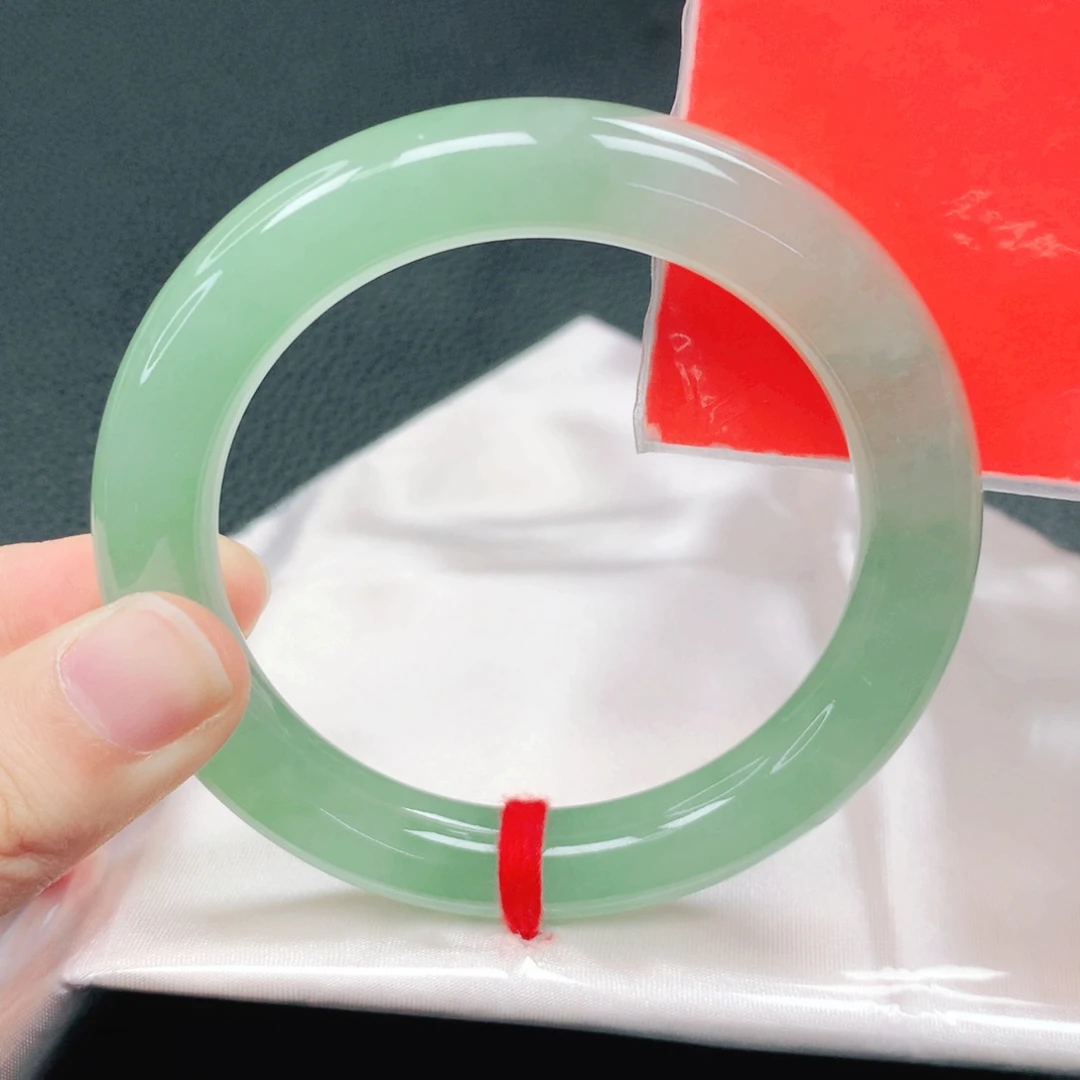 翡翠未镶嵌手镯56圈