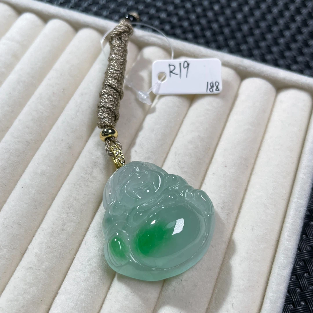 R19吊坠百搭男女款多样性发货其一