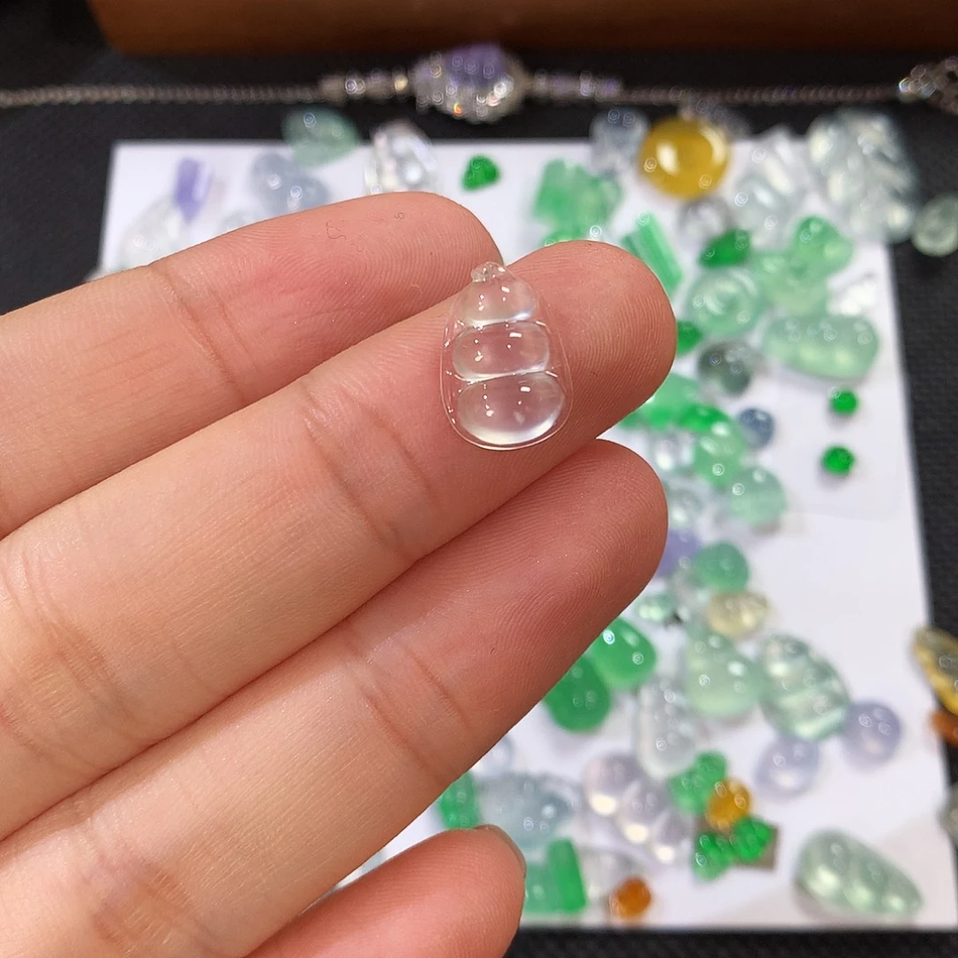 翡翠裸石龙石种福豆