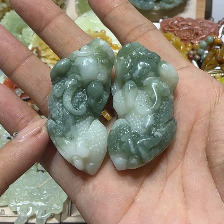 蛇纹石玉吊坠未镶嵌