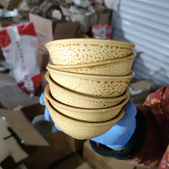 摆件盘子碗茶壶啥都有