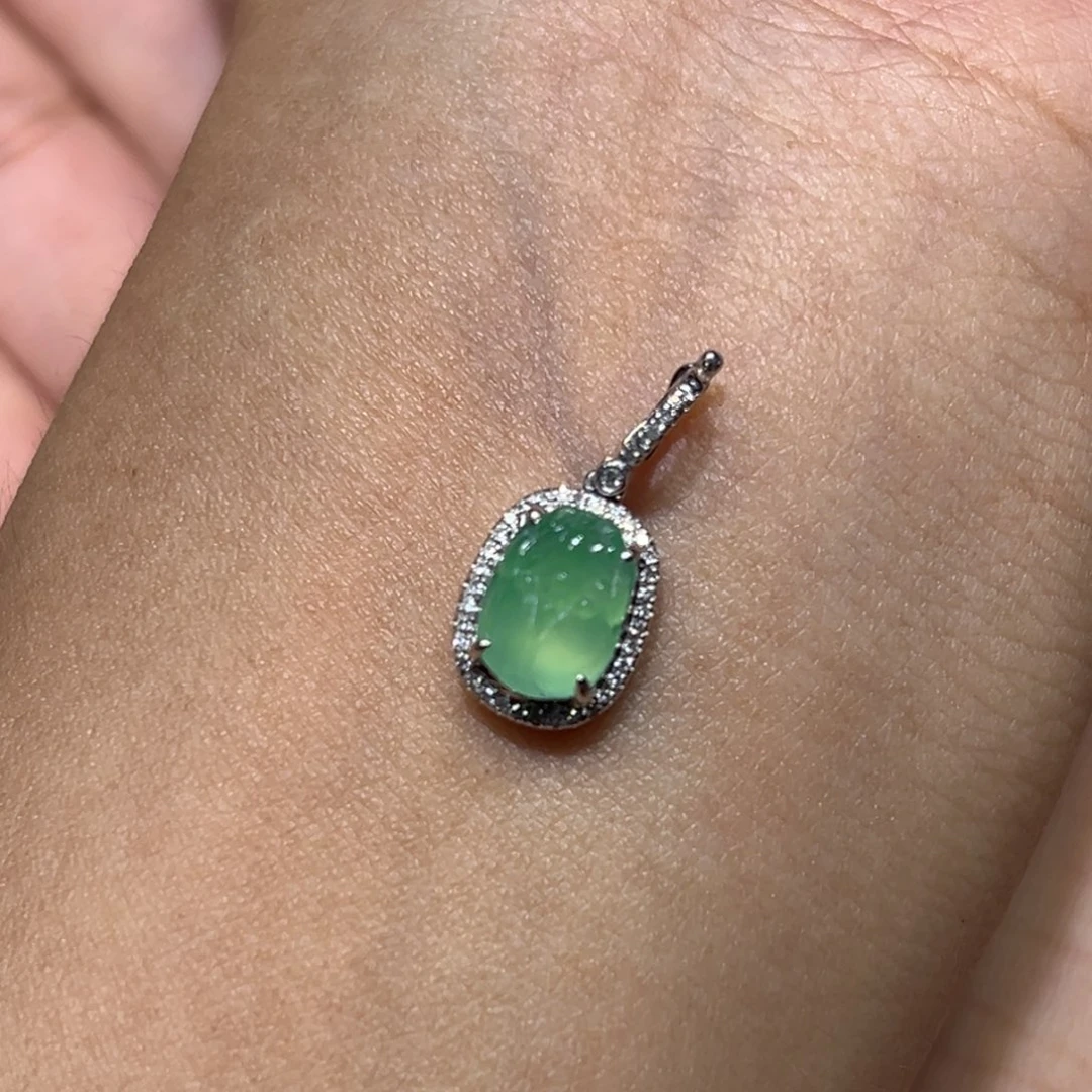 翡翠18K金镶嵌颈饰猫***官吊坠