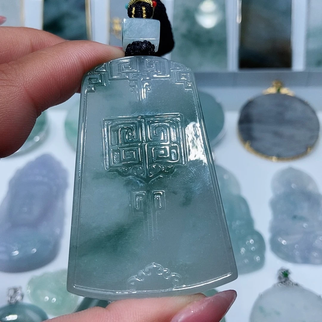 翡翠颈饰未镶嵌缅甸
