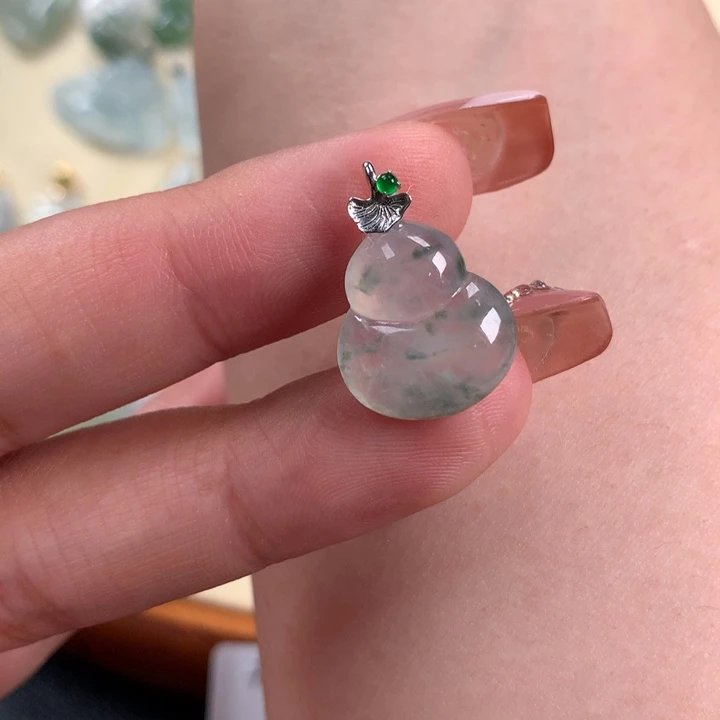 翡翠颈饰18K金镶嵌葫芦