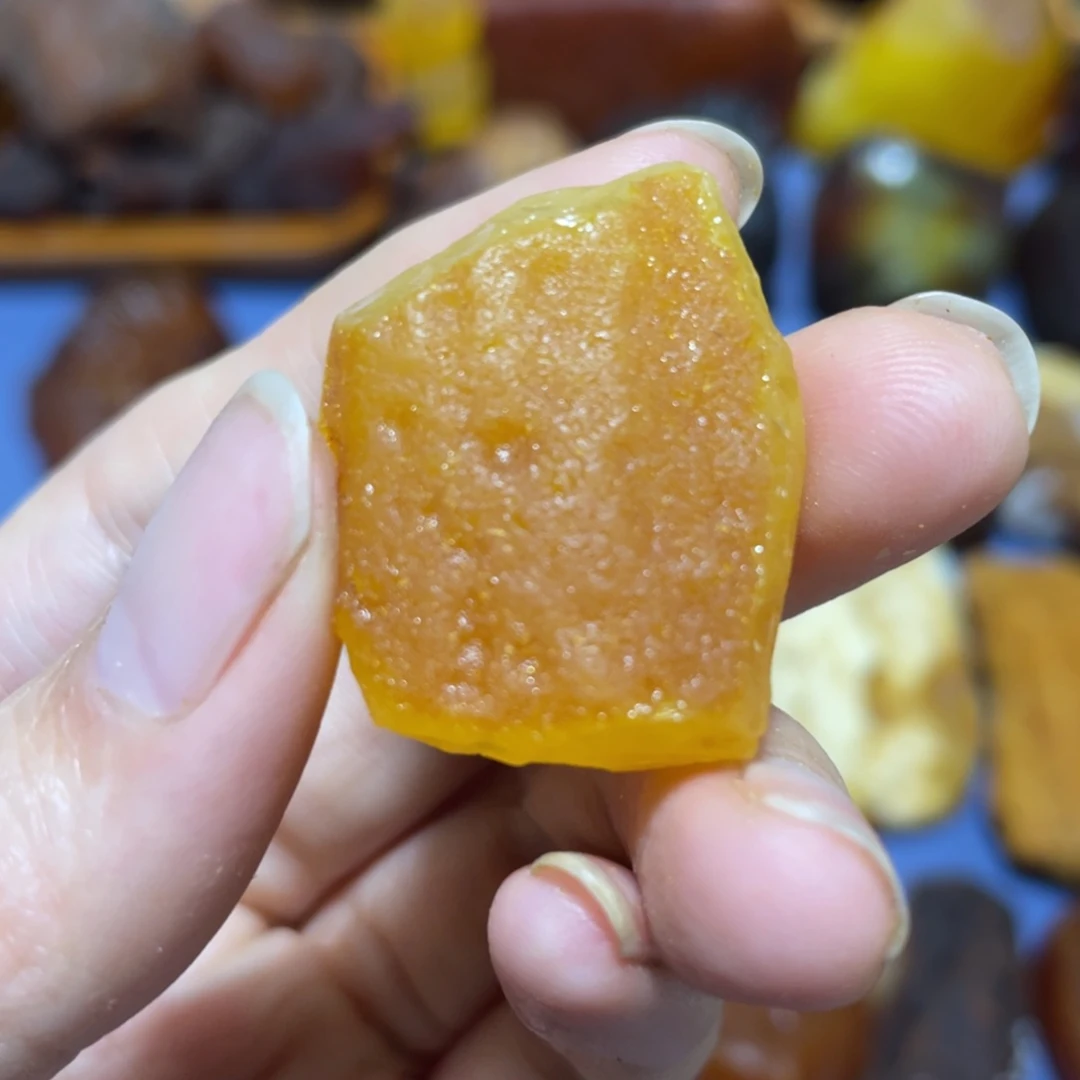 定制琥珀未镶嵌原石