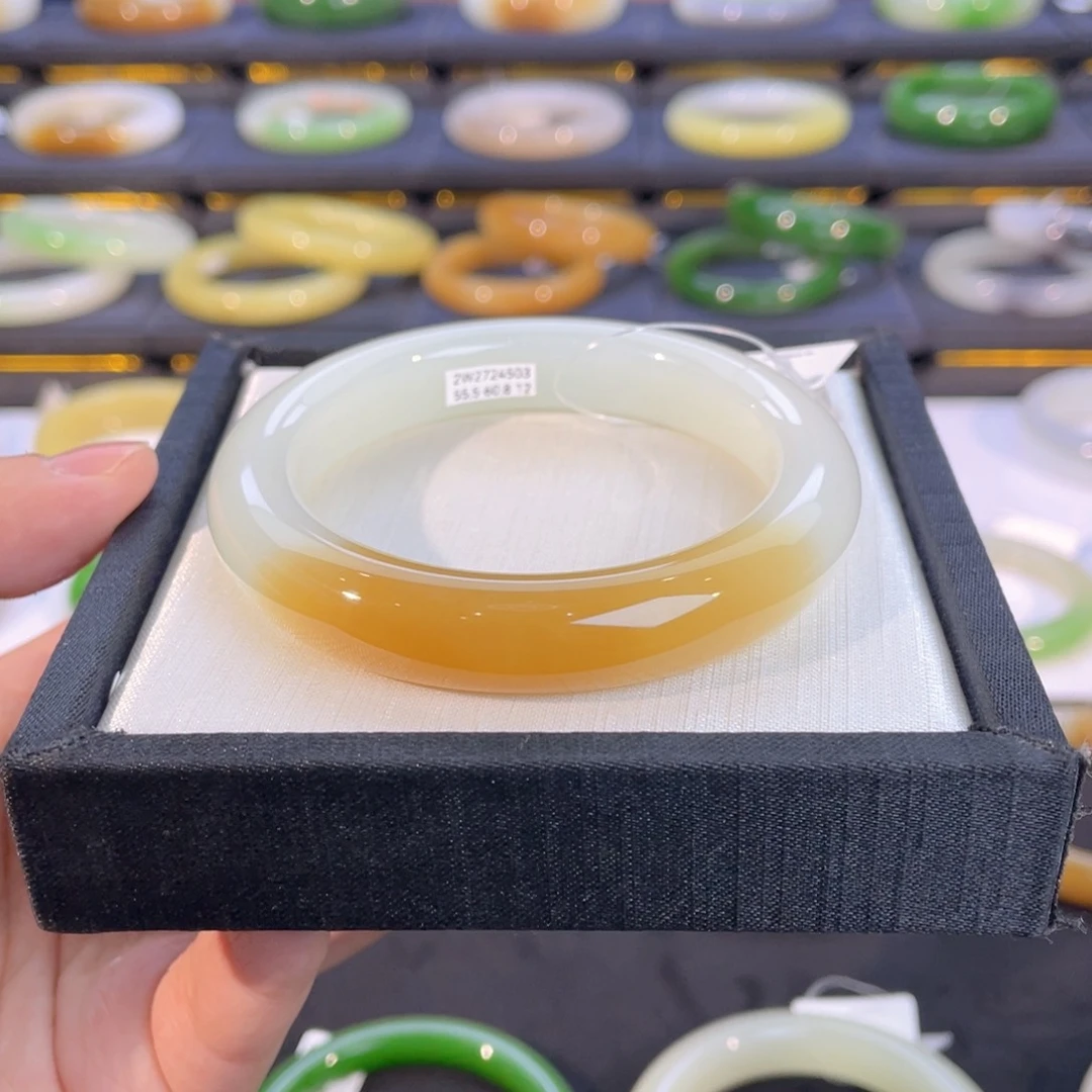 未镶嵌手镯和田玉-蜜薯糖白 55 56