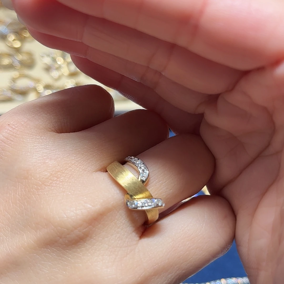 18K金镶嵌戒指/指环钻石拉丝设计