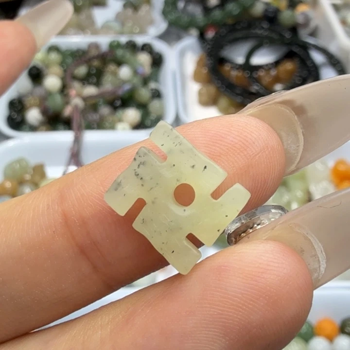 和田玉未镶嵌珠宝半成品