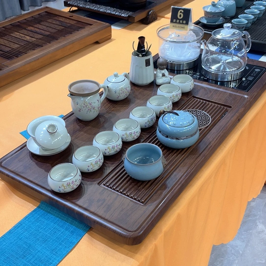 瓷片特儿大哥盖饭赶紧发给回复飞鸿好