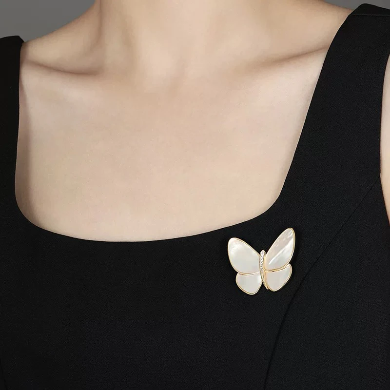 01时尚气质百搭圆领针蝴蝶结0339