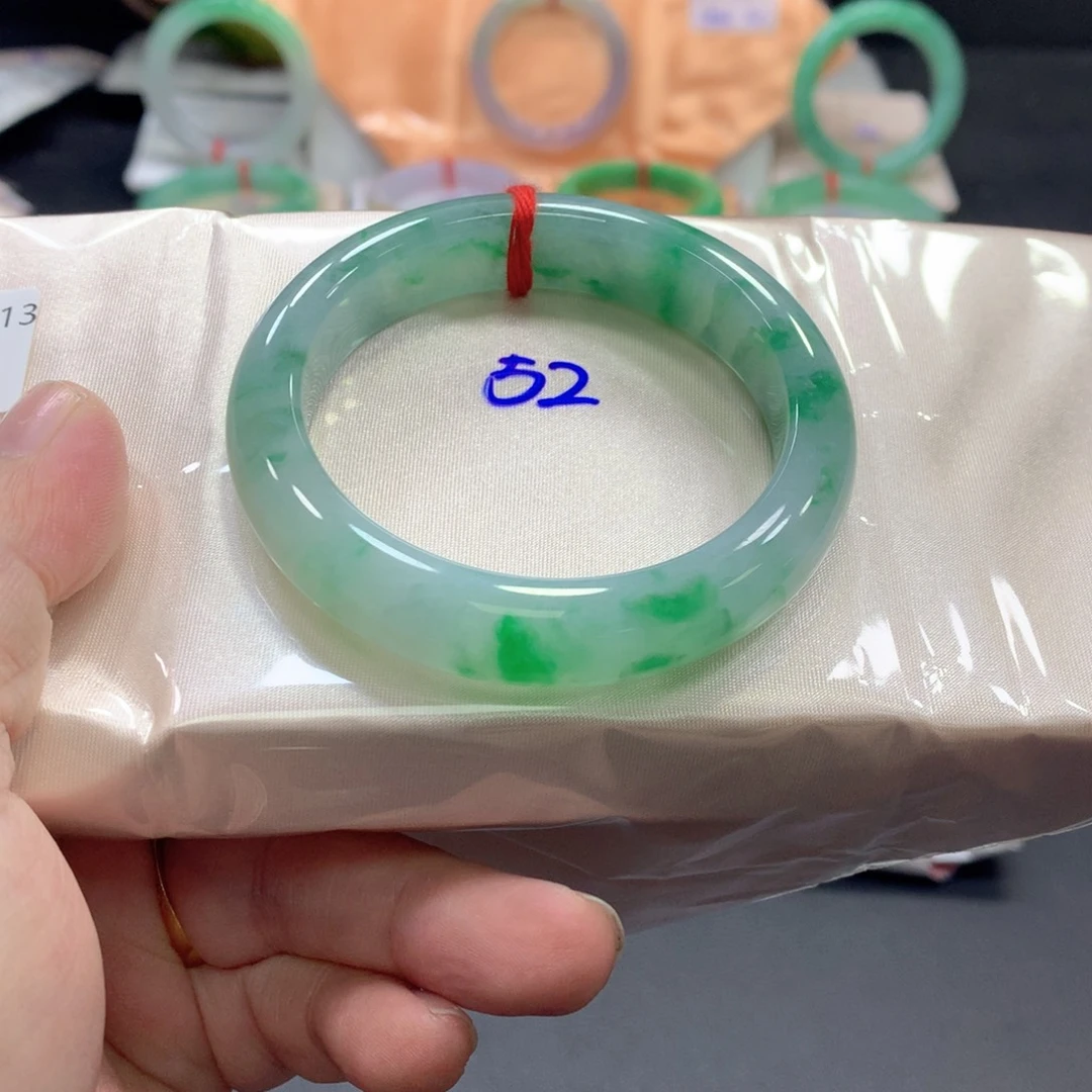 未镶嵌手镯翡翠52圈口