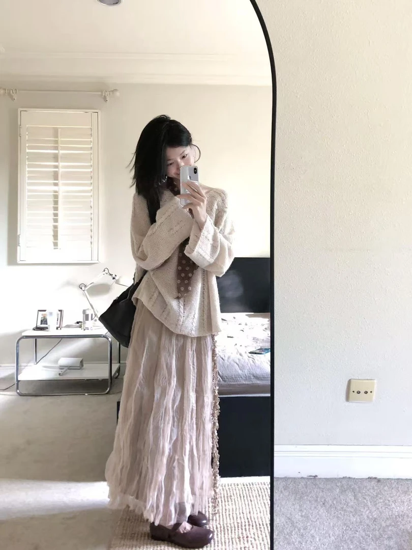 2025秋季新款慵懒风韩系杏色镂空长袖针织衫女上衣高级百搭半身裙