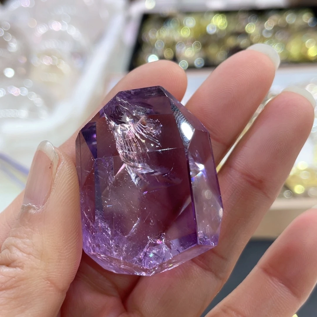 水晶摆件水晶未镶嵌光***在