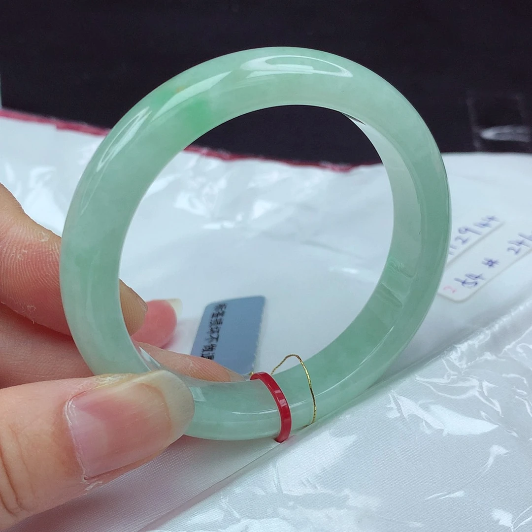 翡翠手镯未镶嵌X****儿54圈944