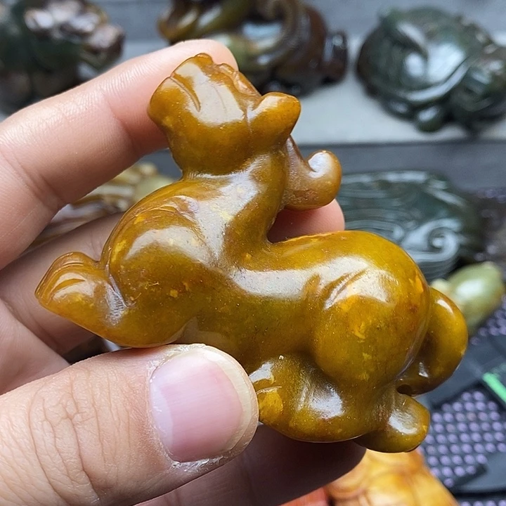 未镶嵌蛇纹石玉颈饰