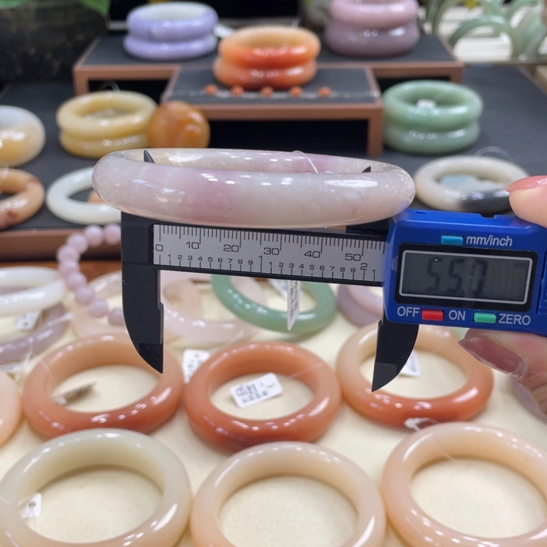 石英岩玉手镯未镶嵌
