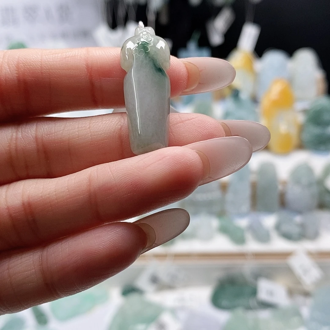 翡翠未镶嵌颈饰111